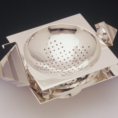 Pyramid Tea Strainer & Drip Cup